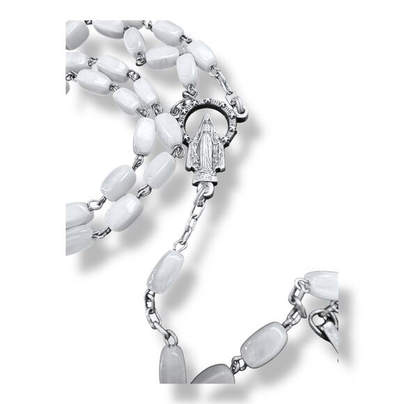 White Faux Mother of Pearl Rosary Oval Beads Prayer Beads Collectible Crucifix - Picture 4 of 6